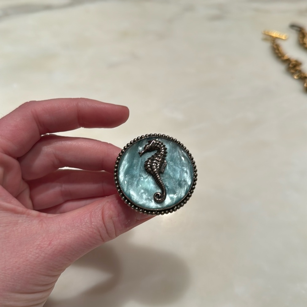 Mars and valentine Sterling sea horse ring